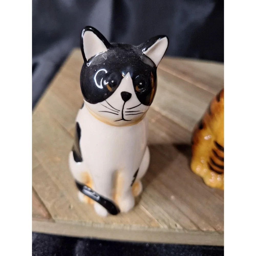 Vintage Ceramic Cat Salt and Pepper Shakers Set Tuxedo and Orange Tabby Tabby